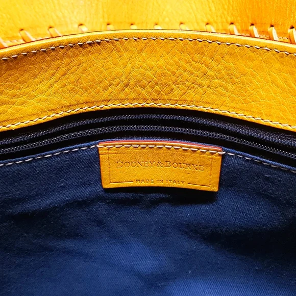 Brand new leather Dooney & Bourke hobo bag. - Picture 8 of 10